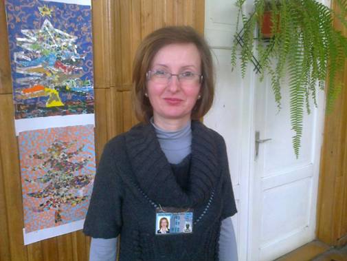 Dna profesoară Anca Piscoi se străduieşte să stârnească interesul elevilor privitor la studiul istoriei. 