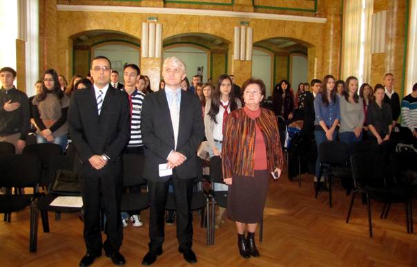 Concursul a fost jurizat de doi universitari orădeni (sursă foto: www.ovidan.ro)