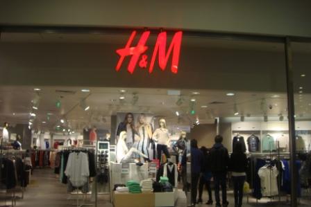 Magazinul H&M din Lotus Market. Foto: CĂTĂLIN DULUŞ