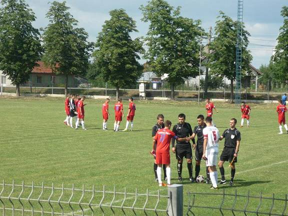 Meci juniori FC Bihor Oradea - Dinamo Bucuresti scor 0-1. Foto arhiva personala GEORGE MANGRA