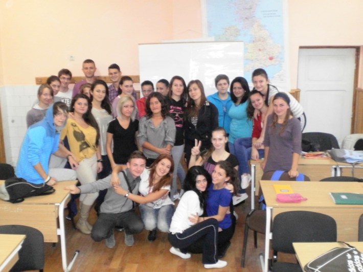 Clasele a XII-a vor totaliza în acest an 33 de saptamani de cursuri, patru saptamani fiind dedicate examenului national de Bacalaureat.