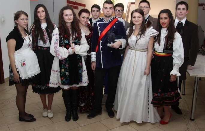 Elevi de la Ghibu într-o piesă montată la aniversarea a 154 de ani de la Unirea Principatelor 