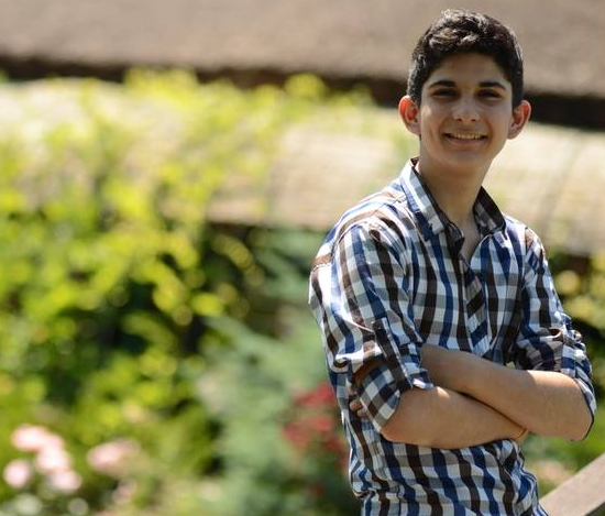 David Popescu: „Domnul profesor Marin Bica a fost un profesor excelent, foarte rabdator cu elevii sai, avand grija ca fiecare elev sa inteleaga lectiile. Acest profesor nu mi-a dat doar lectii de astronomie ci si de viata”.