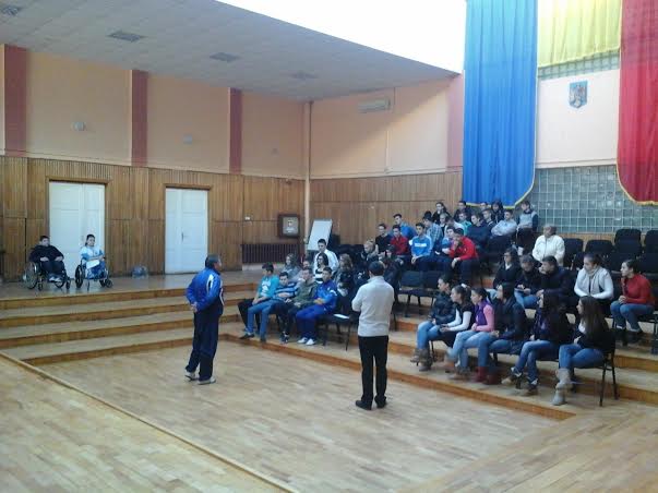 Activitatea cu ocazia Zilei Internationale a Persoanelor cu Dizabilităţi la noi în şcoală