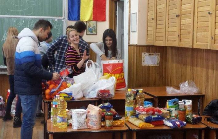 10863738_577997565634132_1506087567_n