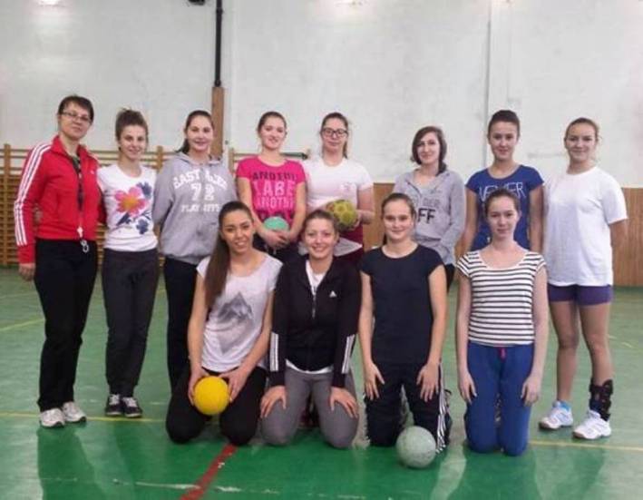Echipa de handbal a Liceului Onisifor Ghibu