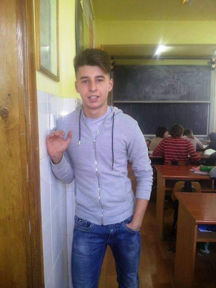 RAREŞ ZDROBA din 9 D a fost anul trecut campion la tenis de masă în liceul nostru, la Gimnaziu. Foto: BOGDAN POPA