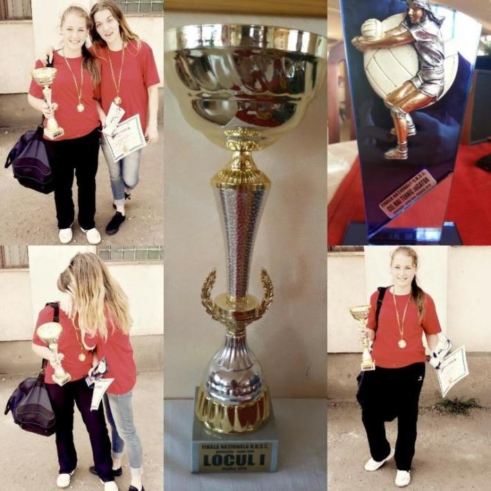 Mihaela Torj alaturi de premiul 1 la nationala olimpiadei sportului scolar si premiul special : " Cel mai tehnic jucator "