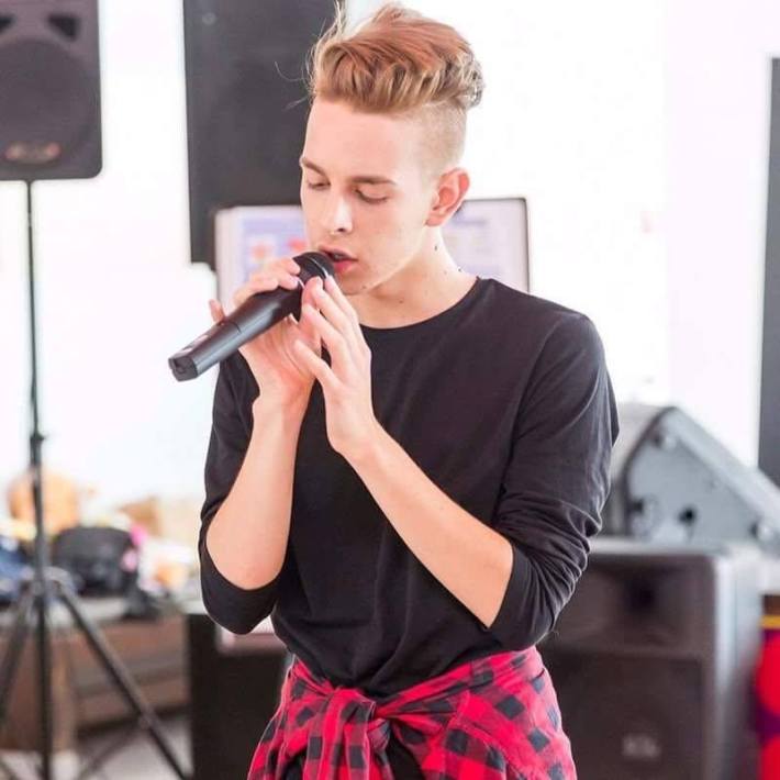 12233474_1077366095642029_946299746_n