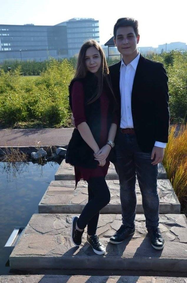 ROBERT HEGYES si CARLA