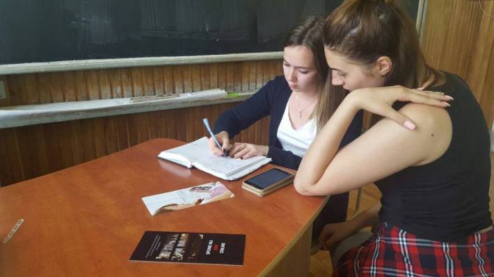 OANA TAICHIŞ şi ALEXA FIŢ