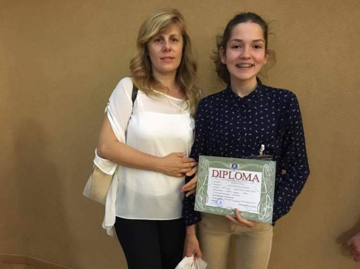 corina chis si sebastina papai