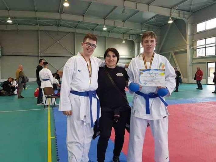 received_2020437534943130