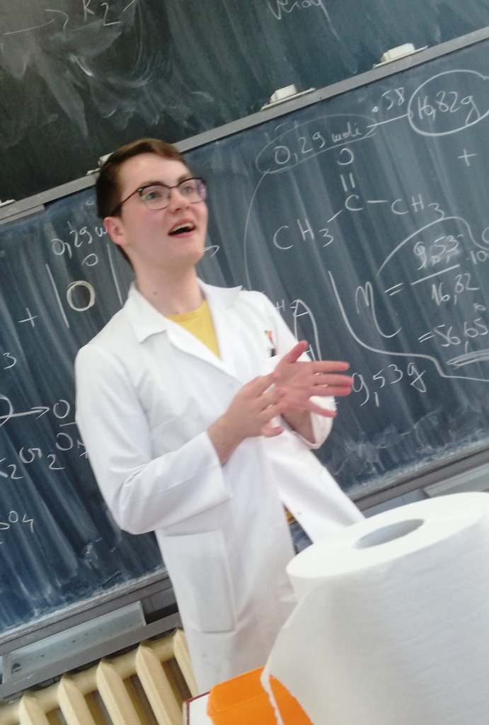 03 53827120_321820165139546_1616275792113696768_n