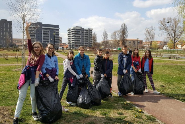 elevi-ghibu-curatenie-3-650x435